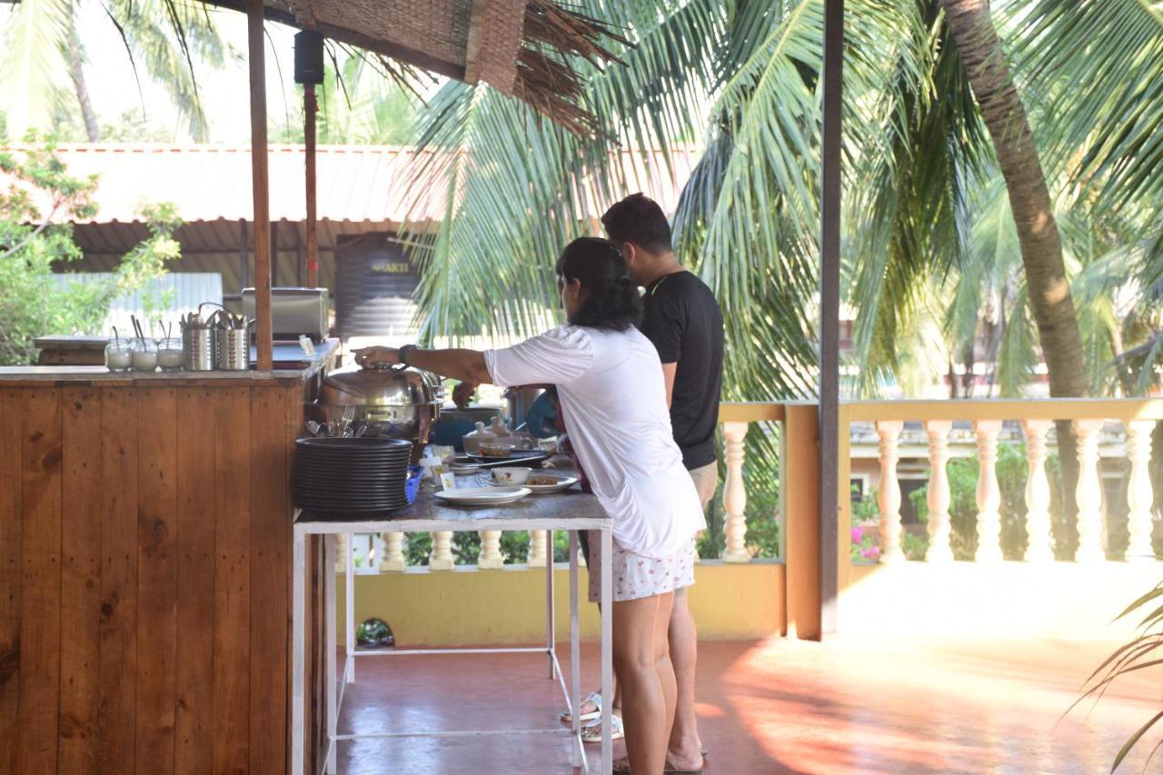 ลลิคุราส วิลลา Bed & Breakfast แคนโดลิม ภายนอก รูปภาพ